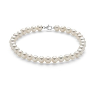 Oriental pearl bracelet and white gold clasp